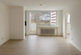 Wohnzimmer und Loggia