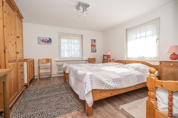 Hell und großzügig sind die Zimmer gestaltet (Erdgeschoss)