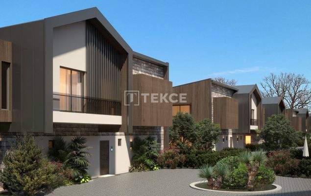 Villas with Private Pools in a Complex in Döşemealtı Antalya