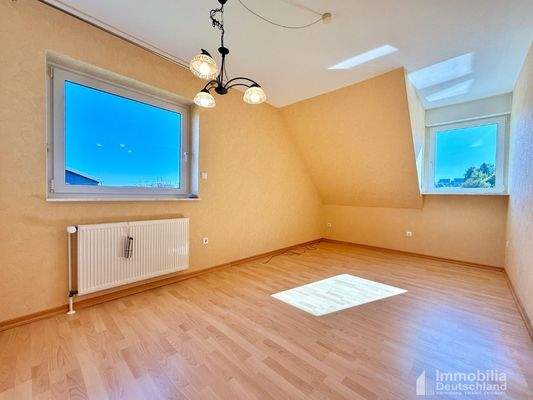 Schlafzimmer 2 von 3 im 1. OG