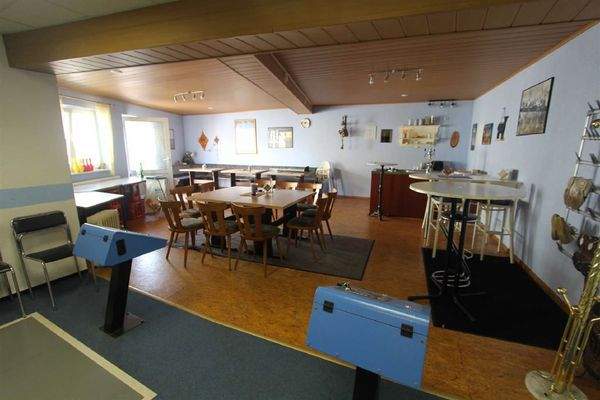 Zimmer mit Kegelbahn