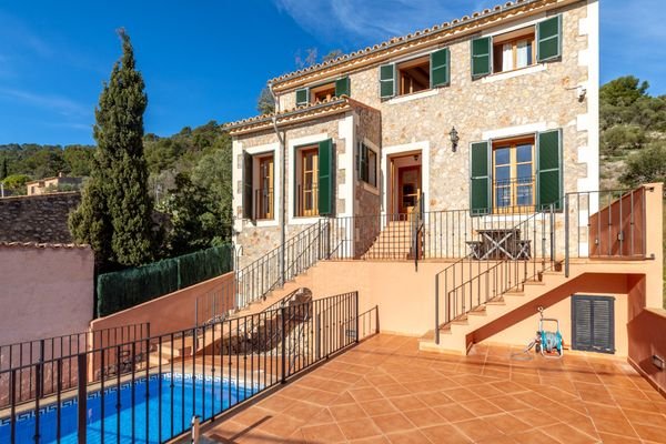 Villa auf großem Grundstück mit Pool in Alaró