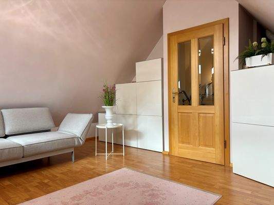 Modernes Studio im Spitzboden