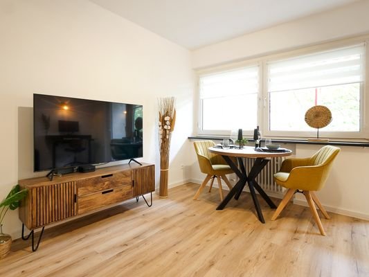 214 Wohnzimmer TV (1 von 1).jpg