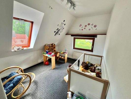 Kinderzimmer DG (12,70 m²)