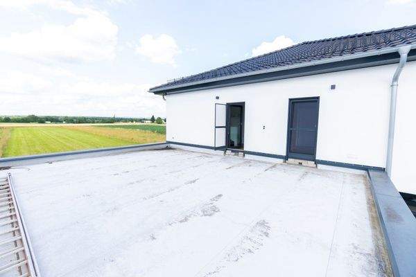 23 Außen Garagendach.jpg