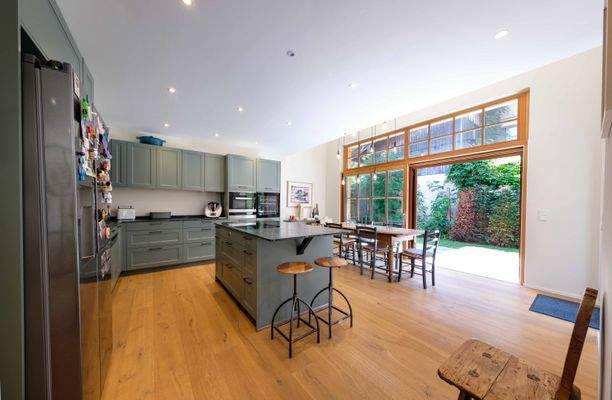 ESSEN / KOCHEN - EG -