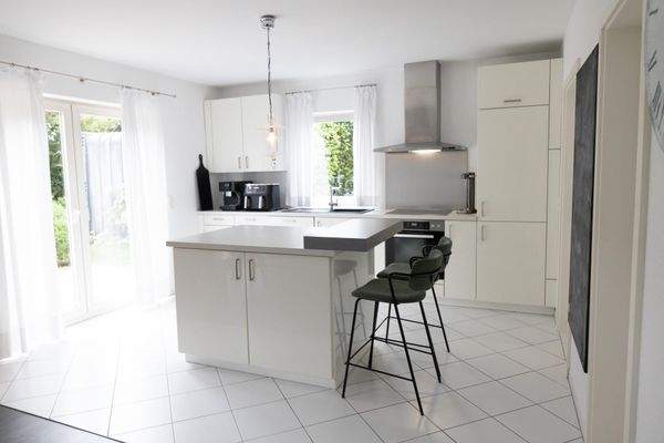 Küche mit Einbauküche