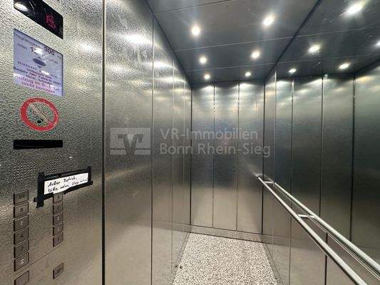 Aufzug von innen.jpg