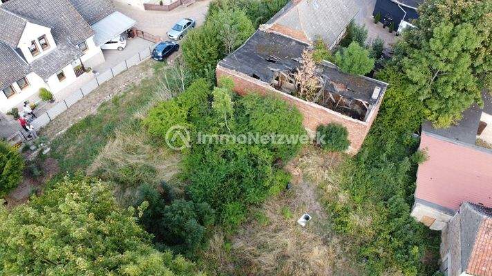 Grundstück mit Haus