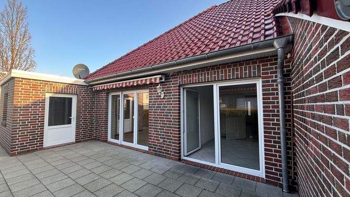 EG Terrasse mit Markise