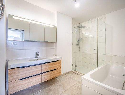 HP4-3-Zimmer-Wohnung-Mondsee-Badezimmer