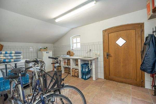 Waschküche/HWR Doppelgarage