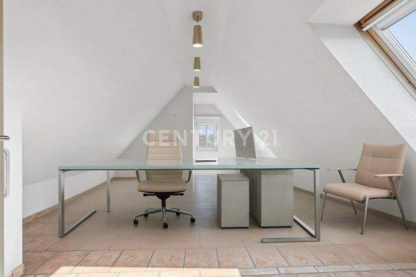 Spitzboden Büro KI Vorschlag