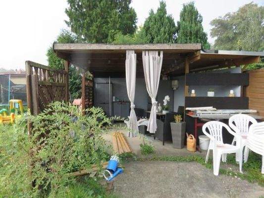 Überdachte Außenterrasse