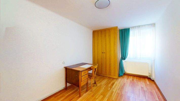 Zimmer Wohnung EG links