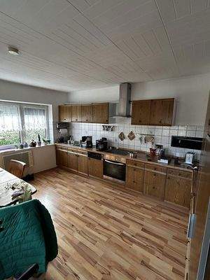 Große Wohnküche mit Einbauküch