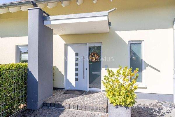 3439 überdachter Eingangsbereich