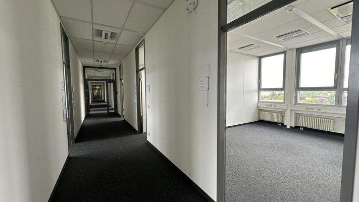 Büro und Flur