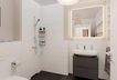 Badezimmer mit ruhigem Ambiente für tägliche Wohlfühlmomente