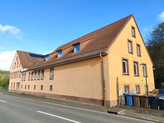 Westseite, Nebengebäude