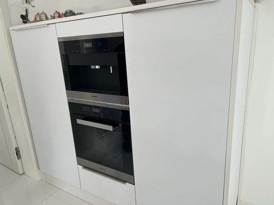 Backofen & integrierte Kaffeemaschine