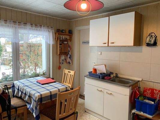 Küche mit Blick zum Hof