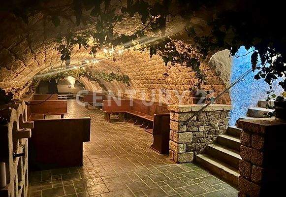 Weinkeller im Hausflügel 2/3