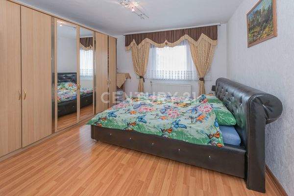 3.OG großzügiges Schlafzimmer