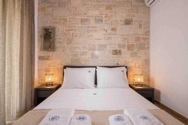 Kreta: Steinvilla mit Meerblick und Infinity-Pool in Drapanos zu verkaufen