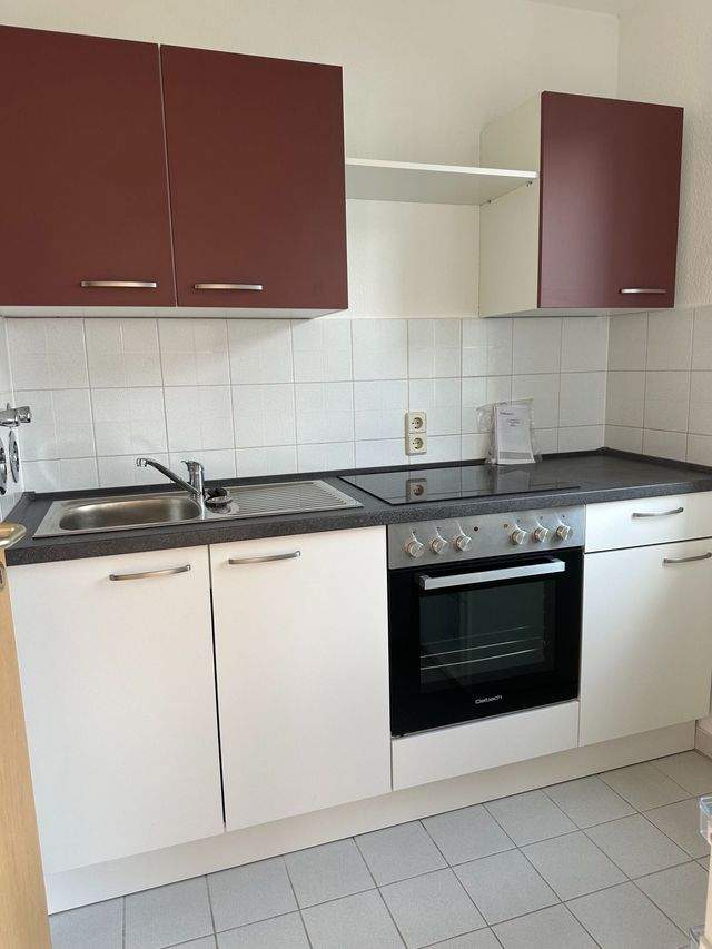 ++ EBK, DG, Lift, 1 Raum, Stadtzentrum. TG Stellplatz ++ - Photo 3