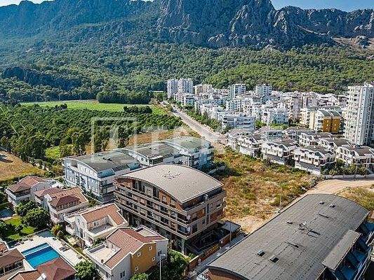 Mountain-View Flats Near the Sea in Konyaaltı Antalya
