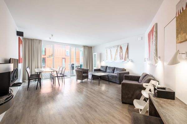 großzügiger Wohn- und Essbereich