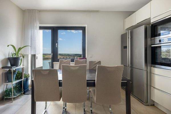 Wohnküche mit Esstisch