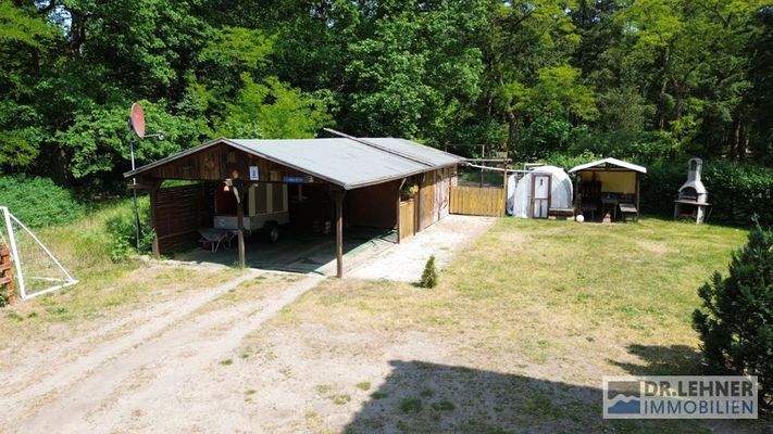 Grundstück mit Doppelcarport