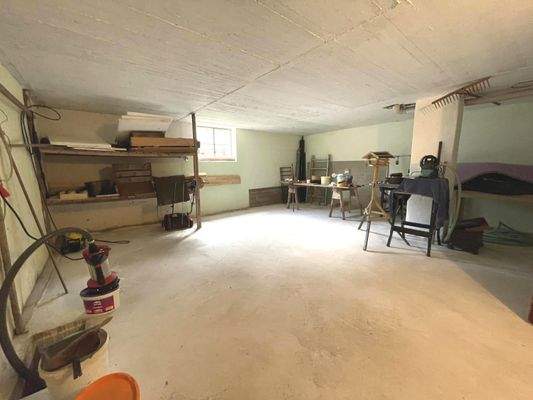 Kellerraum unter Wohnzimmer und Terrasse