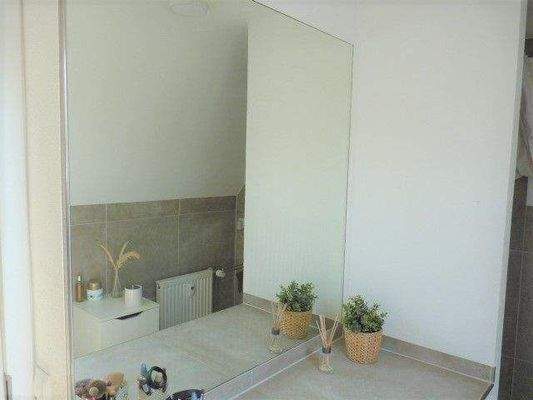 Grosser Spiegel im Bad