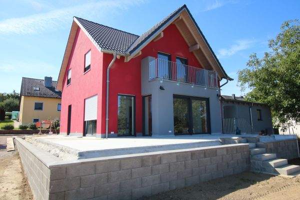 Nordostansicht mit Terrasse