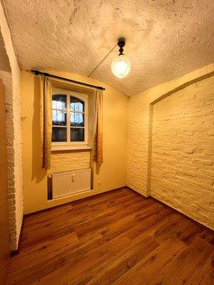 Durchgangszimmer im Souterrain