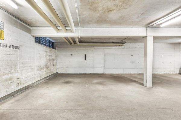 Tiefgaragenstellplatz