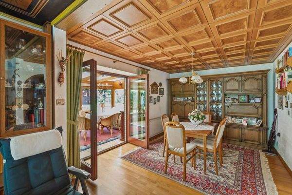 1. Wohneinheit: Wohnbereich mit angrenzendem Wintergarten 