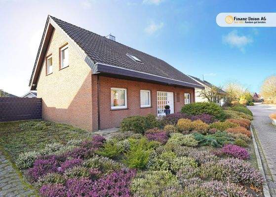 Außenansicht mit Logo