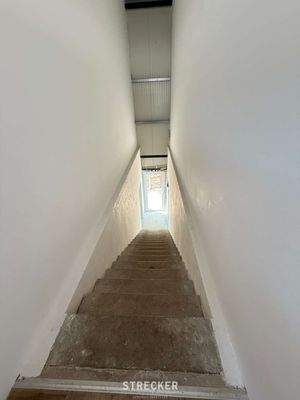 Treppenaufgang zum Büro