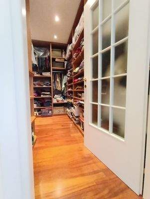 Begehbarer Kleiderschrank