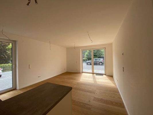 lichtdurchflutetes Wohnzimmer