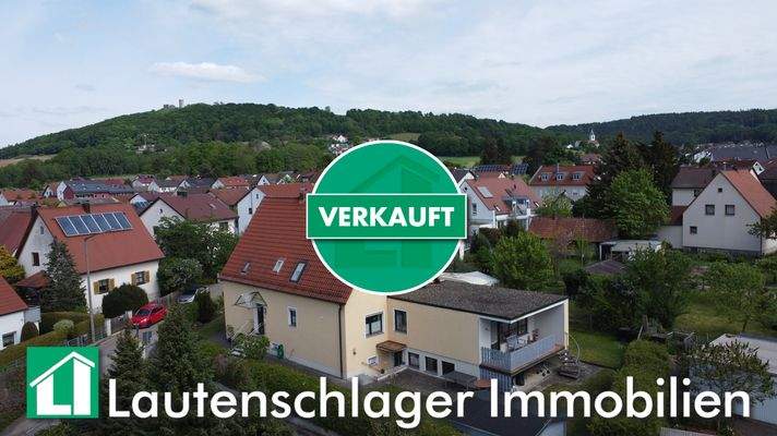 Unterhalb der Burg Wolfstein im Stadtteil Mühlen gelegen