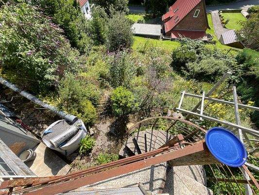 Garten mit Wendeltreppe
