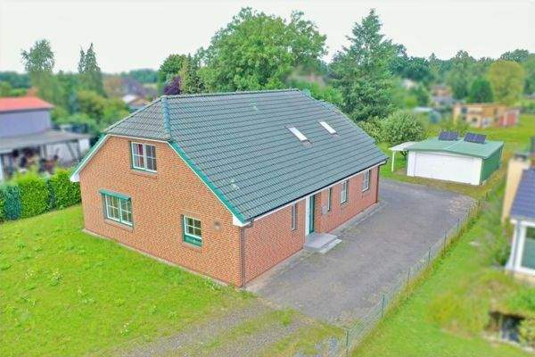 Drohnenbild Vorderansicht vom Grundstück