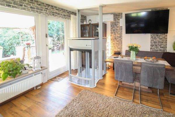 Lift - halbgeöffnet