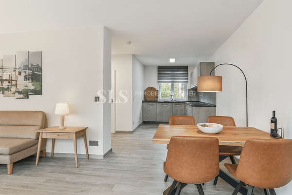 Wohn-Essbereich (KI generiert - Einrichtungsbeispiel)